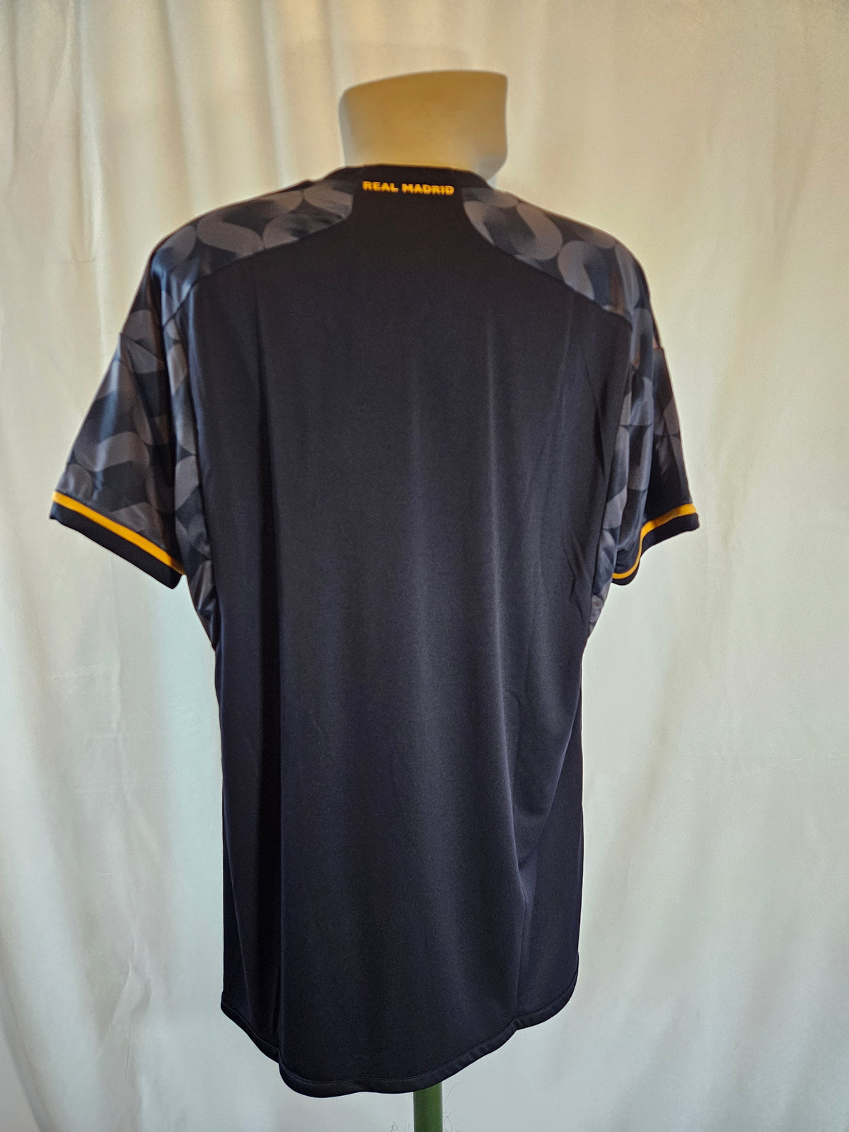 Real Madrid 2023/2024 Auswärts KIT Trikot XL NEU