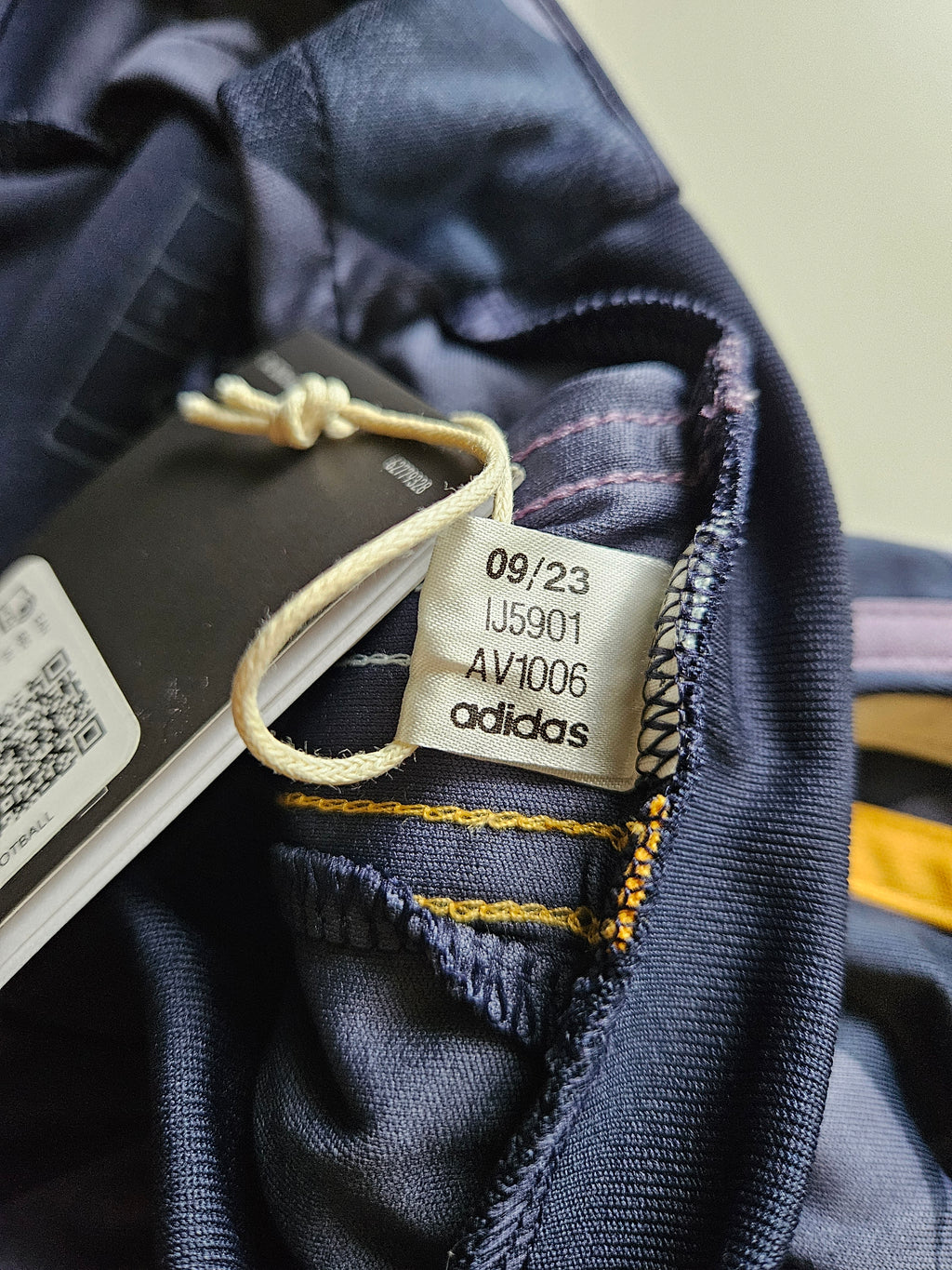 Real Madrid 2023/2024 Auswärts KIT Trikot XL NEU