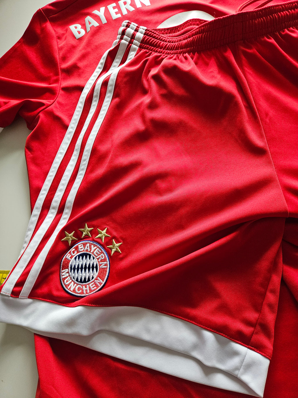 Bayern München 2017/2018 Home Trikot plus Hose #9 Lewandowski S Adidas