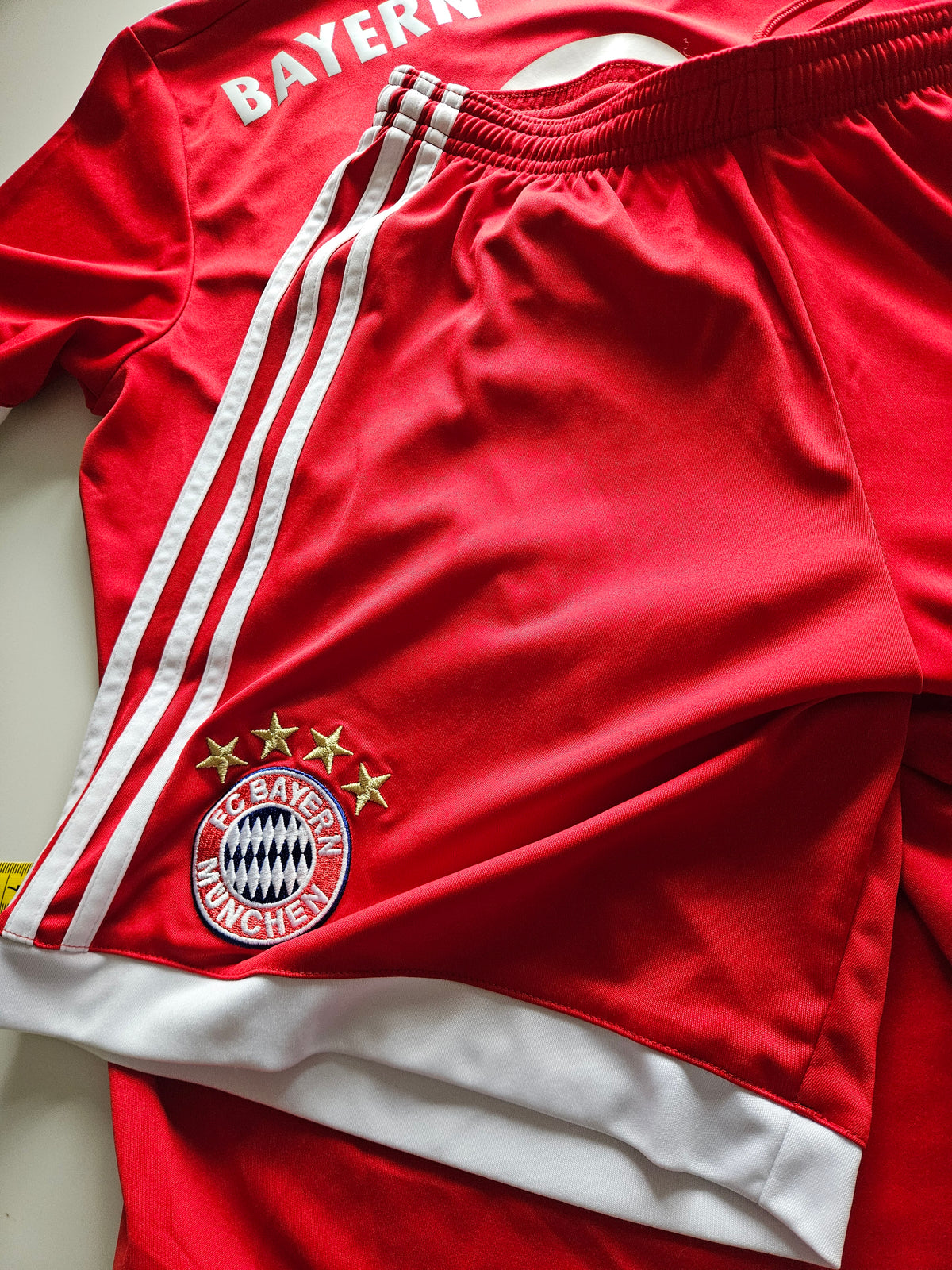 Bayern München 2017/2018 Home Trikot plus Hose #9 Lewandowski S Adidas