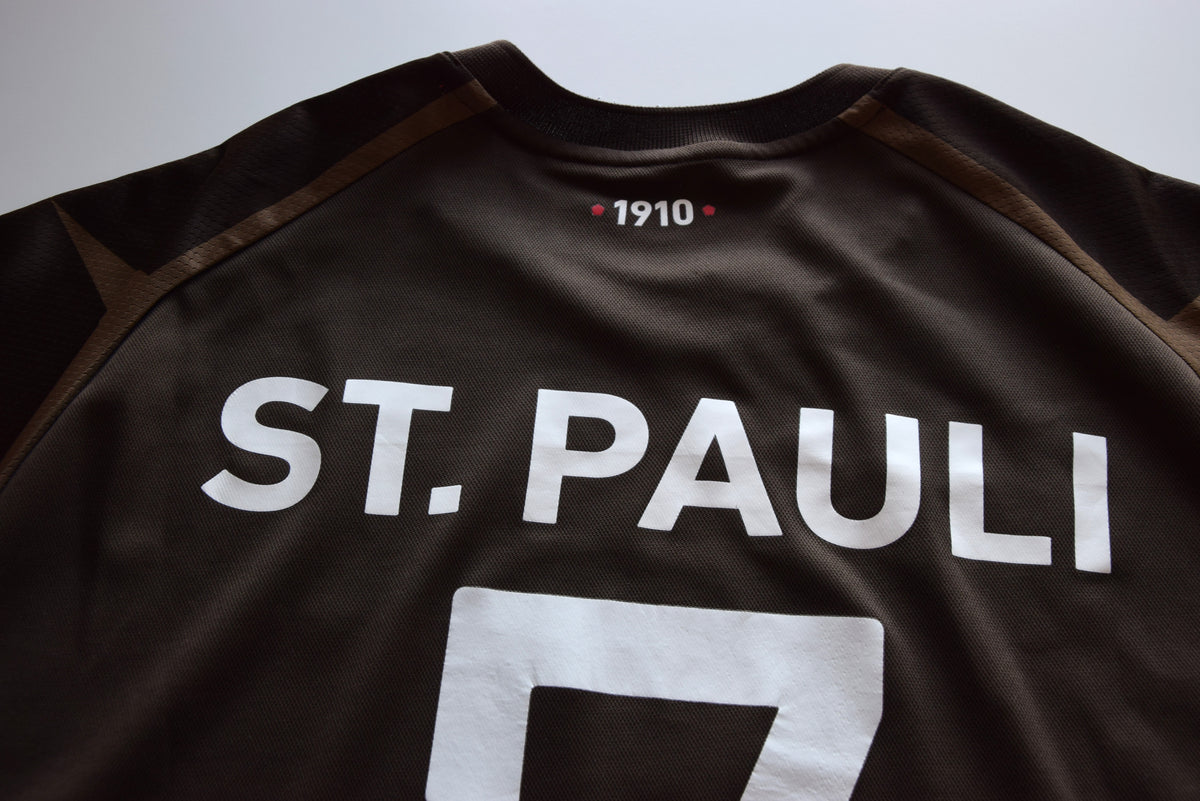 St. Pauli 2022/2023 Heimtrikot #7 Irvine M