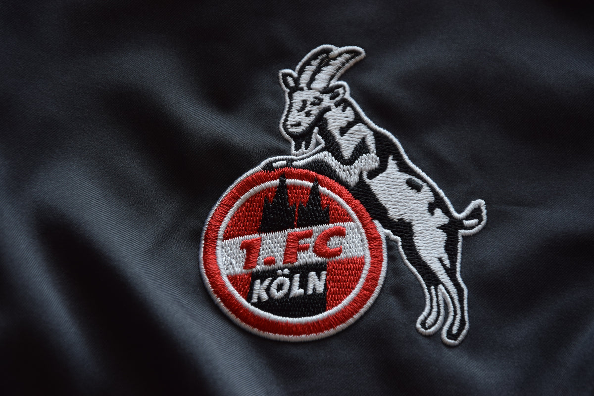 1. FC Köln Sportanzug  Jacke plus Hose  XXL