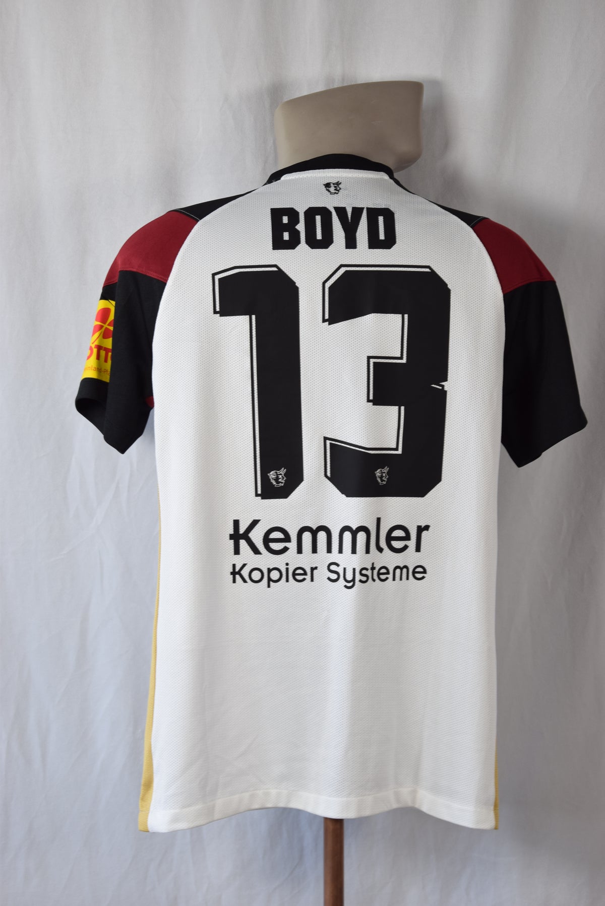 1. FC Kaiserslautern M  Nike Auswärtstrikot #13 Boyd 2021/2022