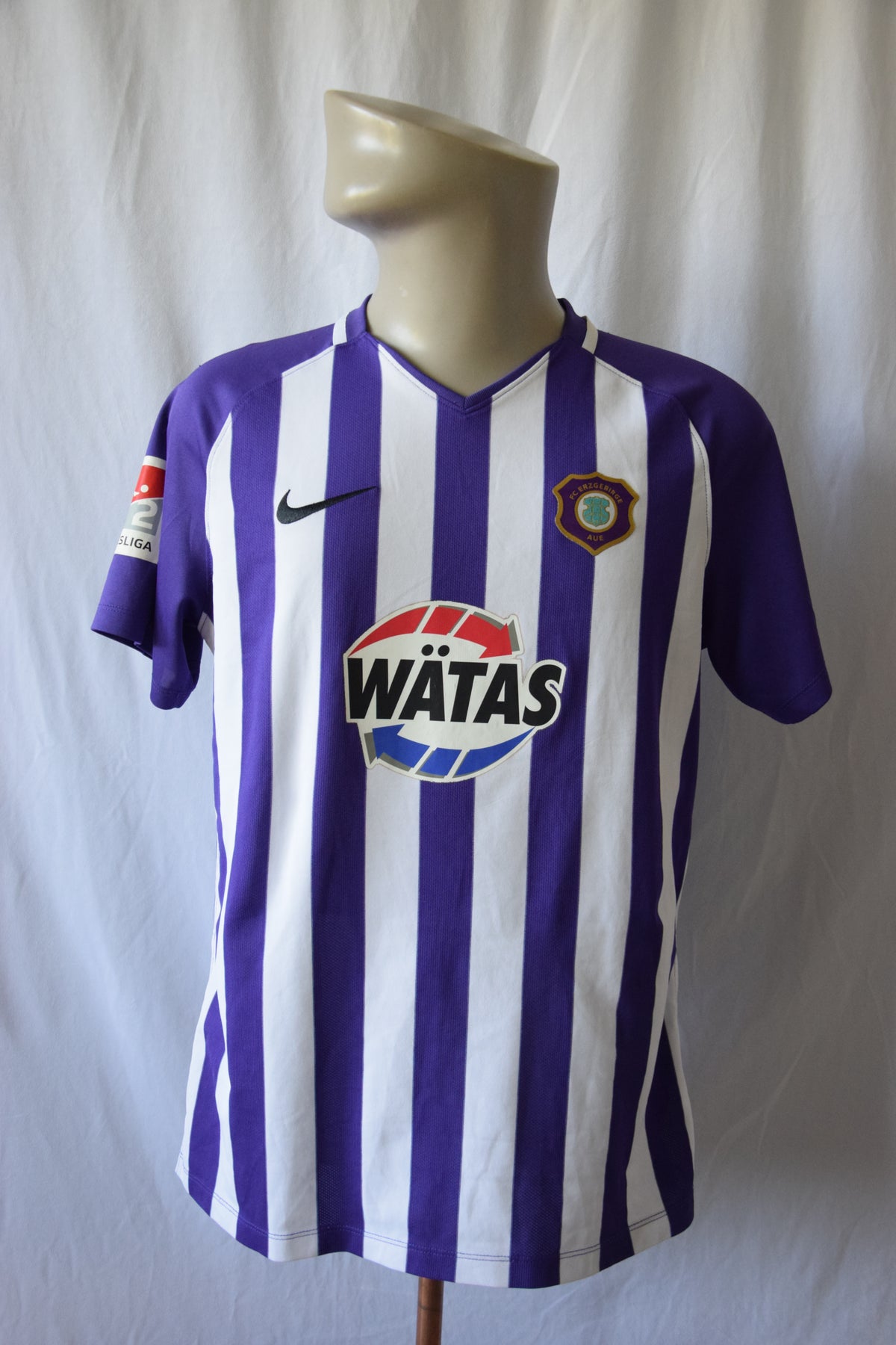 Erzgebirge Aue 2020-2022 Heim Trikot  #16 Majetschak Nike L