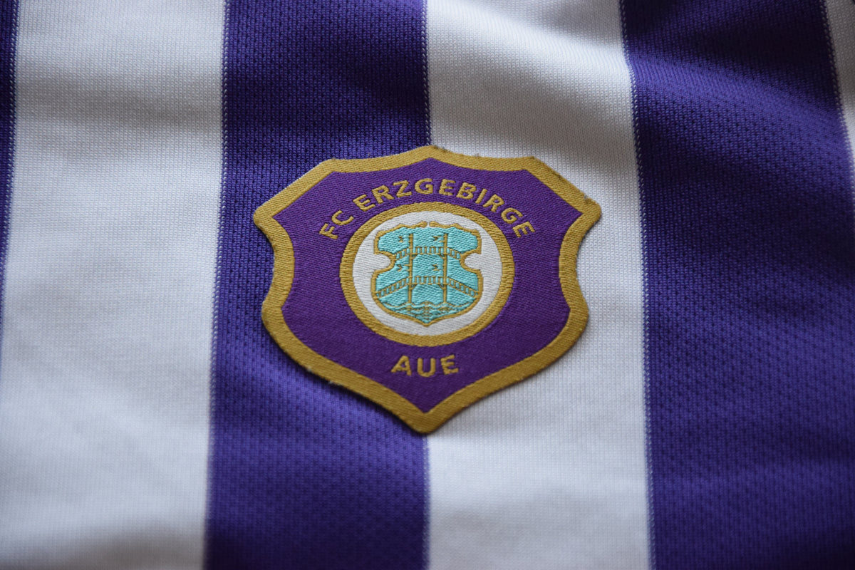 Erzgebirge Aue 2020-2022 Heim Trikot  #16 Majetschak Nike L